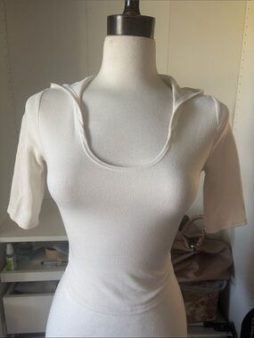 Scoop Neck White Crop Top with Short Sleeves